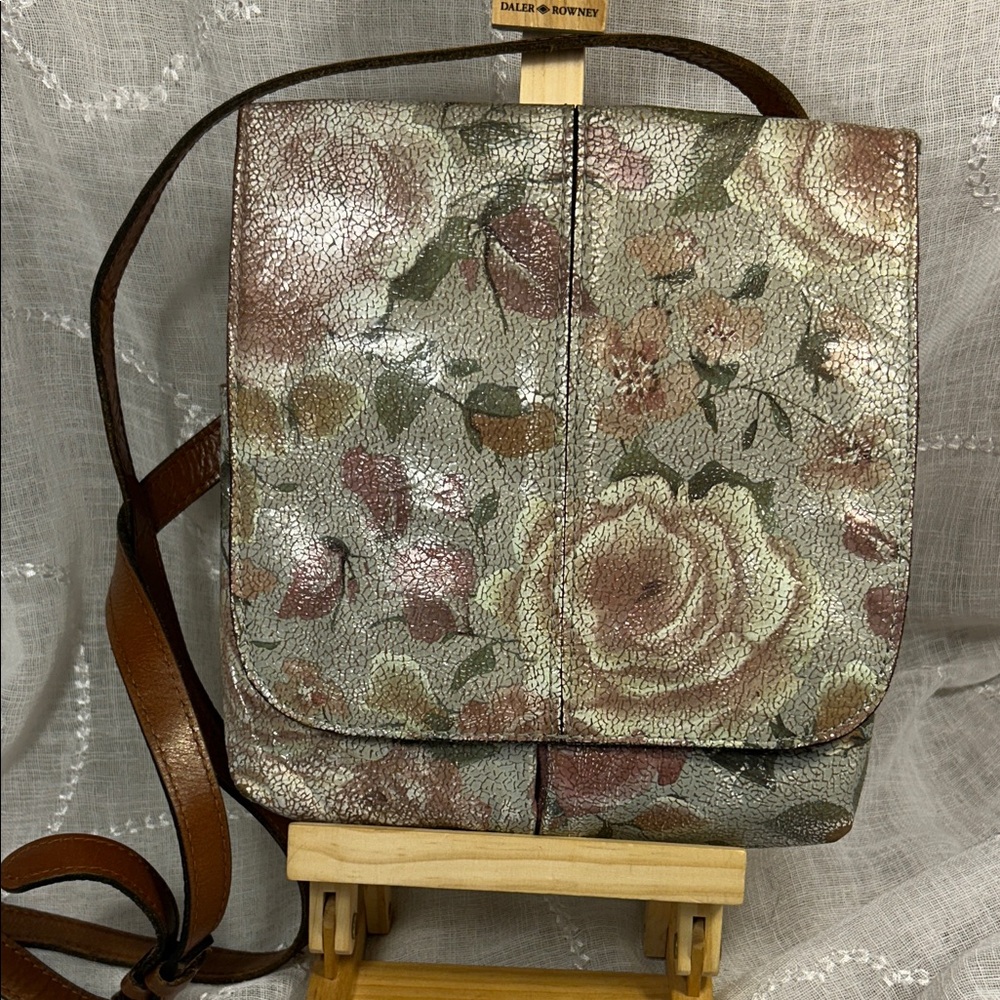 Patricia Nash leather flip top crossbody / shoulder floral motif leather bag